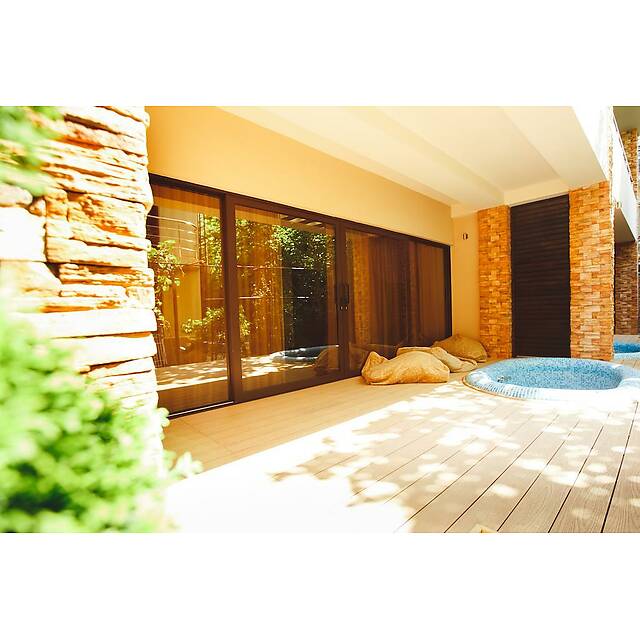 Джакузи из голубого микса