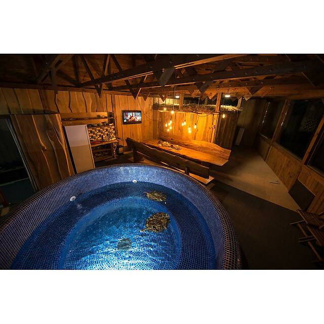 Купель из синией мозаики