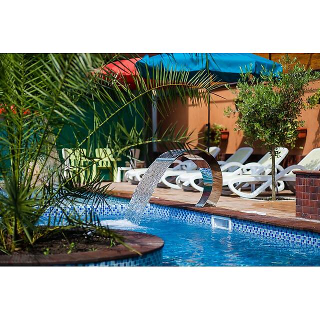 Уличный бассейн мини гостиница