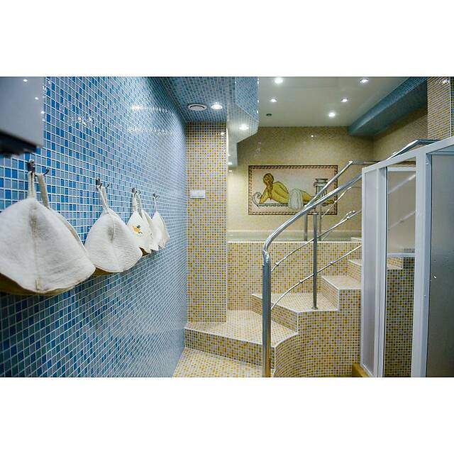 Купель с мозаичным панно 