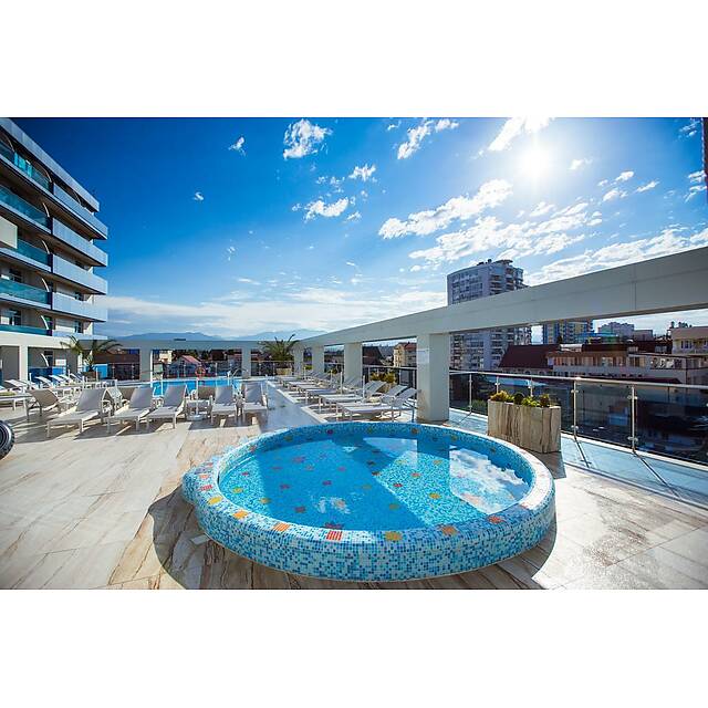 Уличный и детский бассейны