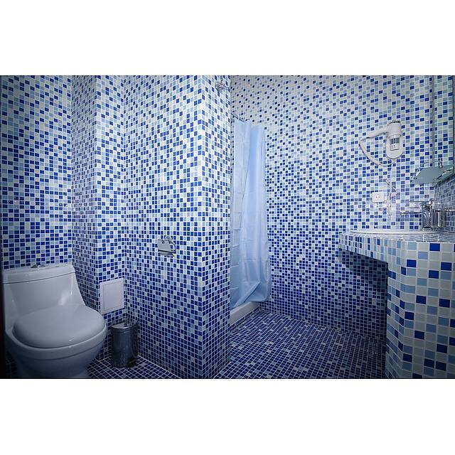 Ванная комната из голубого микса 