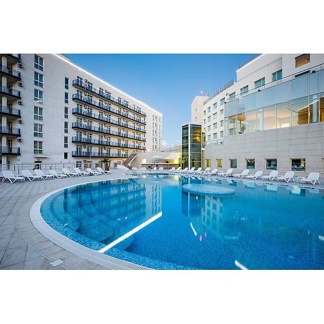 Отель бассейны