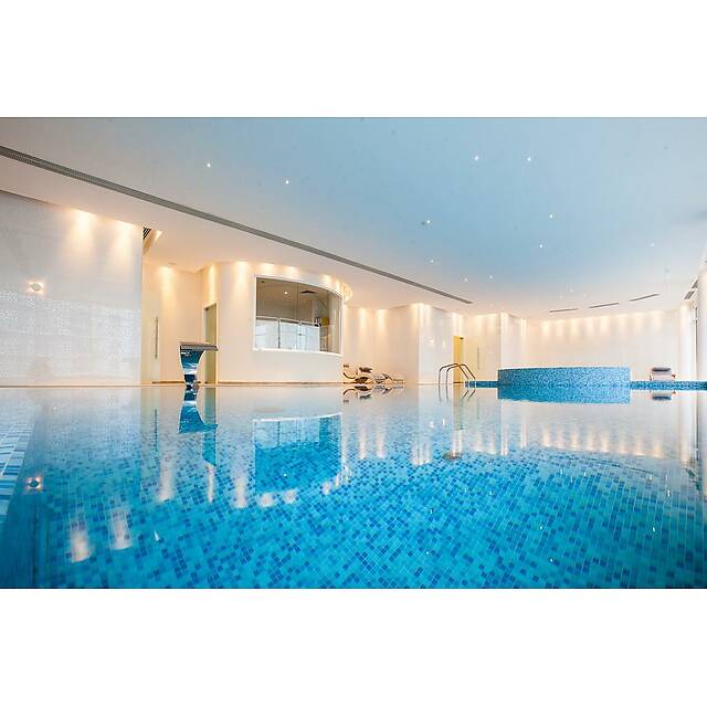 Отель бассейны