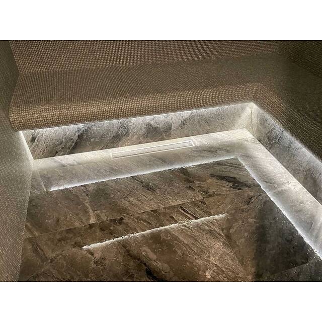 Серый хаммам из стеклянной мозаики