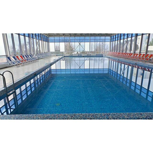 Бассейн в спа-зоне