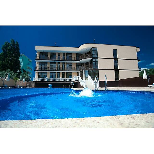 Уличный бассейн мини гостиница