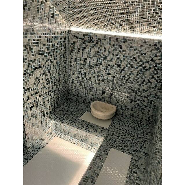 Хаммам из стеклянной мозаики Nature