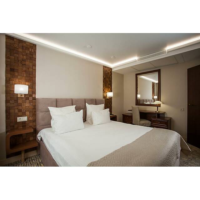 Гостиничный номер с мозаикой из дуба