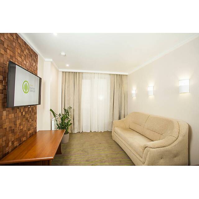 Гостиничный номер с мозаикой из дуба