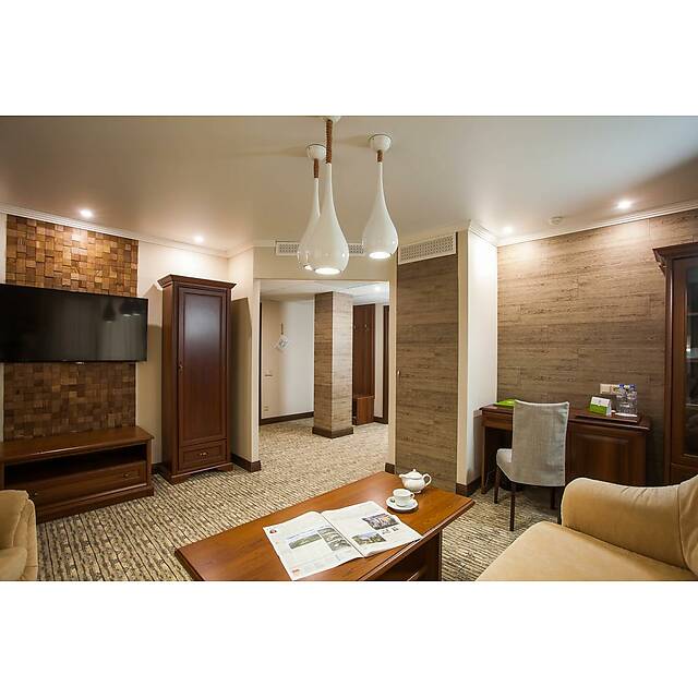 Гостиничный номер с мозаикой из дуба