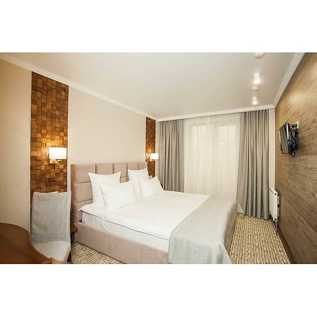 Гостиничный номер с мозаикой из дуба