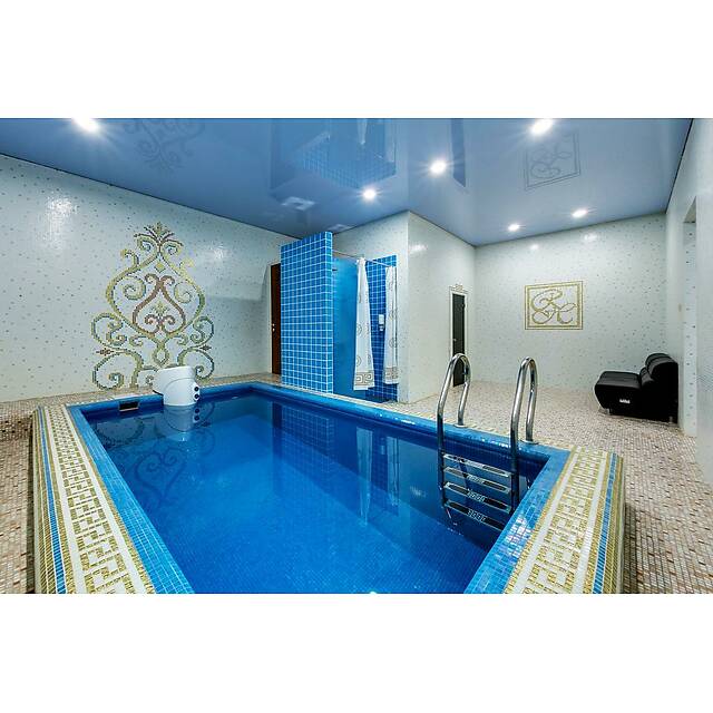 Бассейн и душ