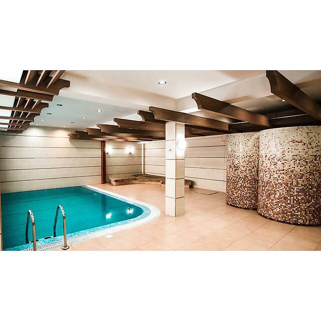 Бассейн спа зона