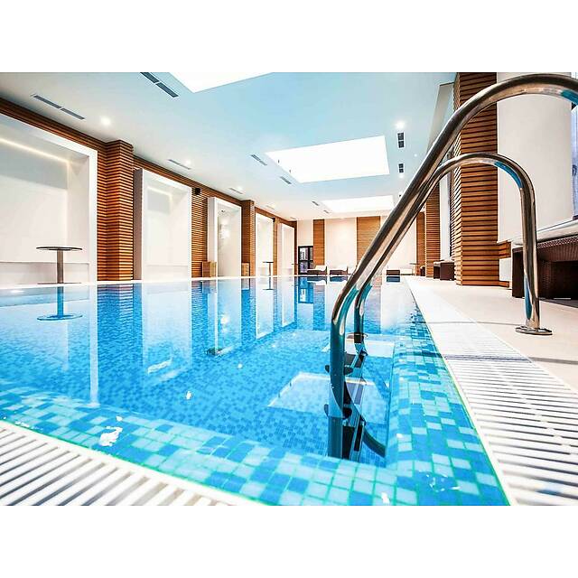 Бассейн в спа-зоне