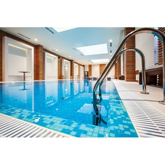 Бассейн в спа-зоне