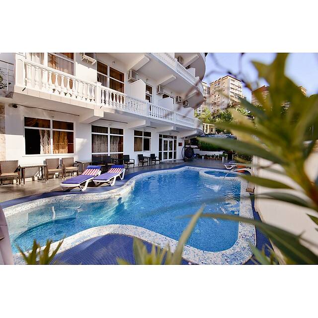 Уличный бассейн мини гостиница