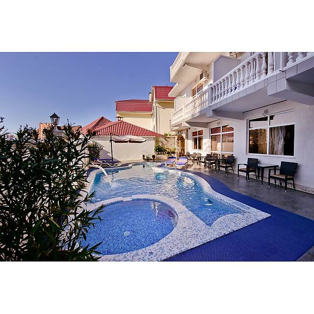 Уличный бассейн мини гостиница