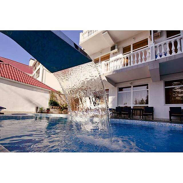 Уличный бассейн мини гостиница