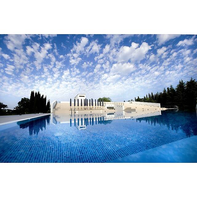 Бассейн на улице