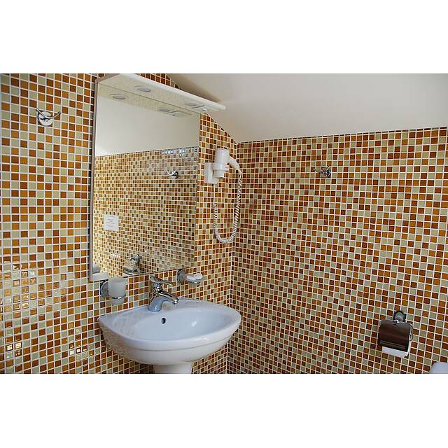 Ванная комната из терракотовой мозаики