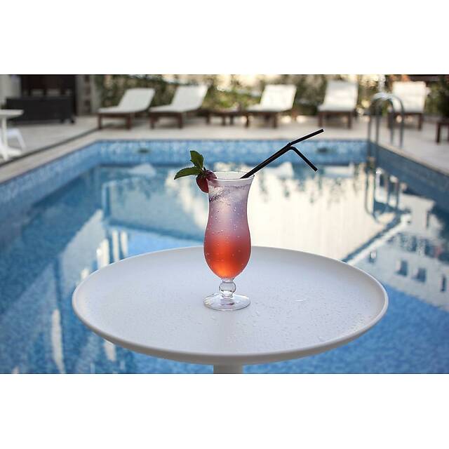 Уличный бассейн гостевой дом 