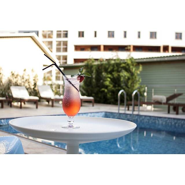 Уличный бассейн гостевой дом 