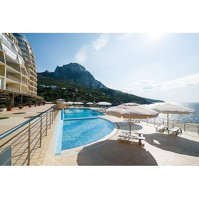 Уличный бассейн отель