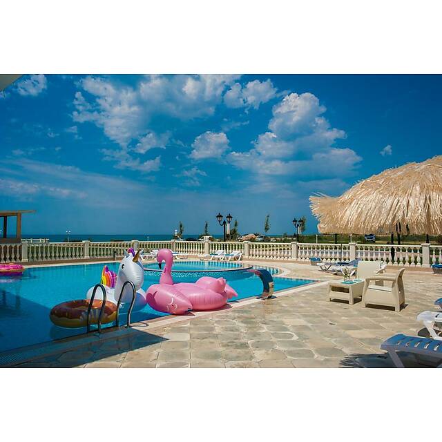 Уличный бассейн мини гостиница