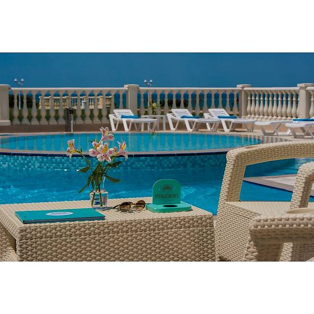 Уличный бассейн мини гостиница