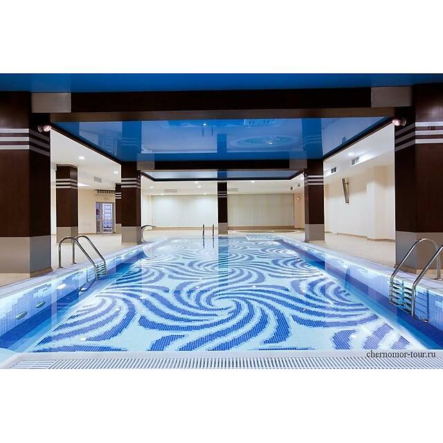 Бассейн спа зона