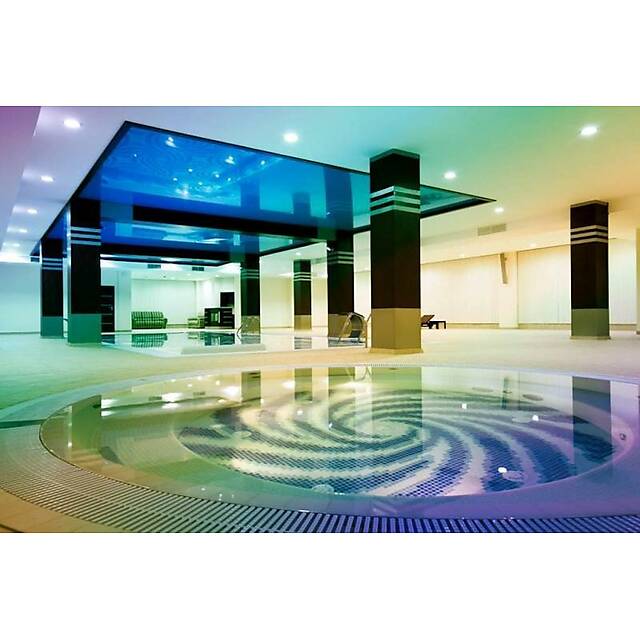 Бассейн спа зона