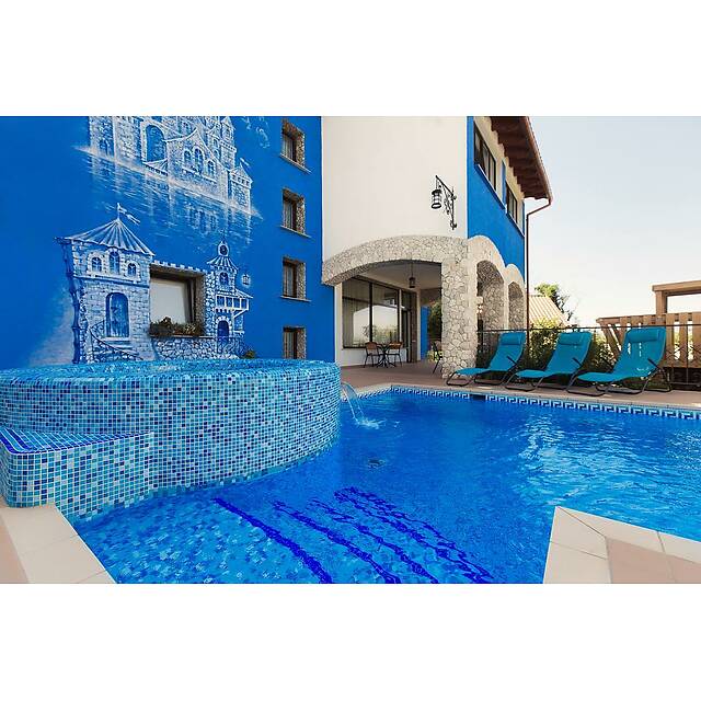 Уличный бассейн гостевой дом 