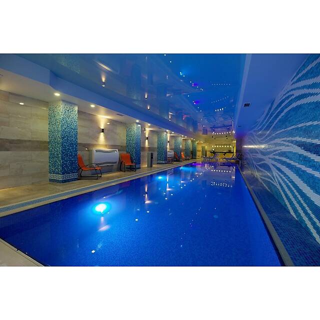 Бассейн спа зона