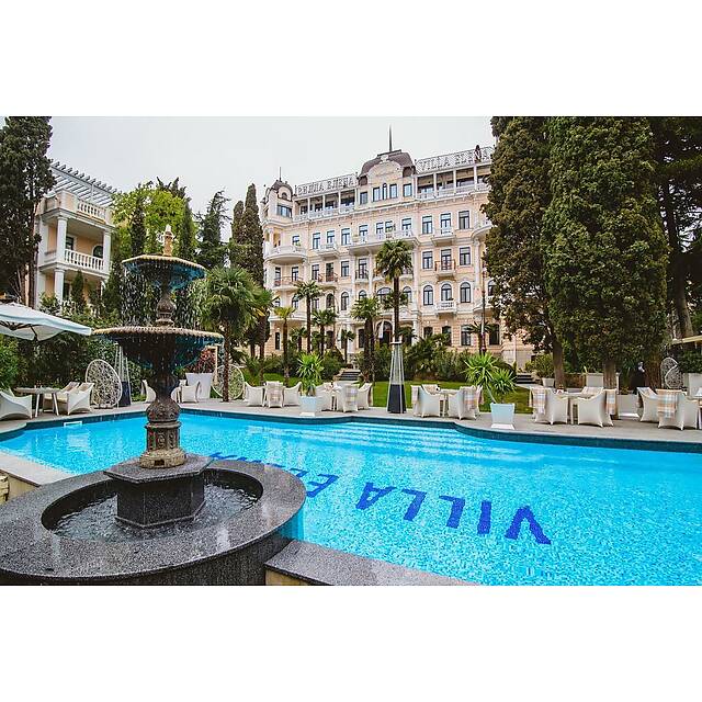 Уличный бассейн вилла