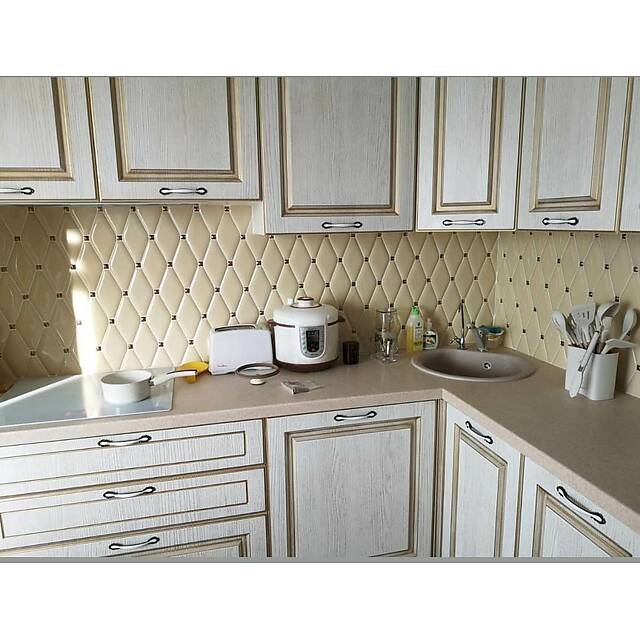  Керамические ромбы бежевые с золотыми вставками