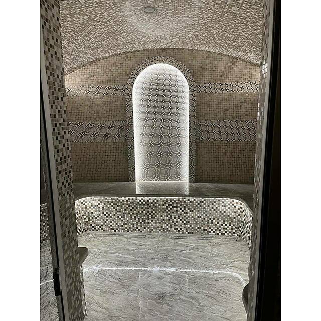 Небольшой хаммам из серого мрамора