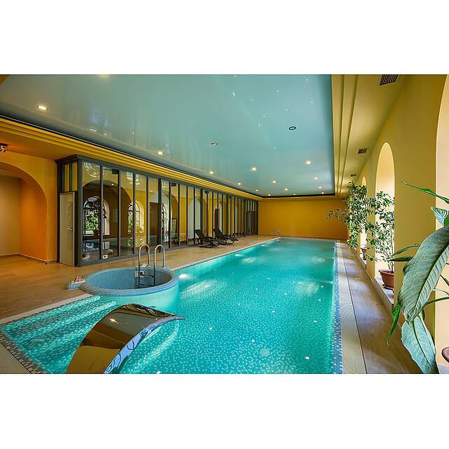 Бассейн стеклянная мозаика