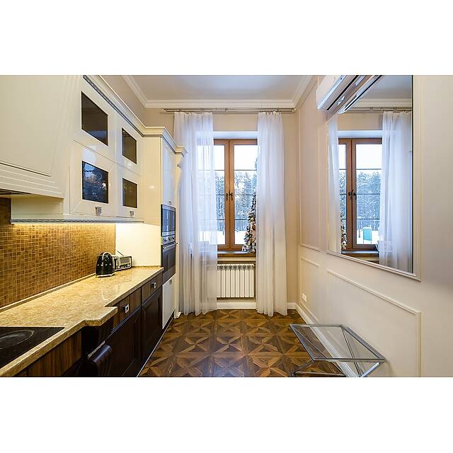 Кухня стеклянная мозаика под дерево