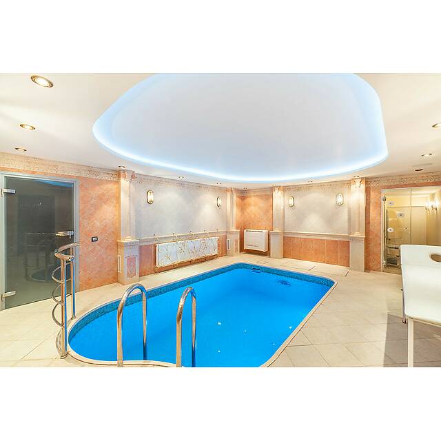 Бассейн из стекляннаой мозаики с добавлением смальты, серия Infiniti