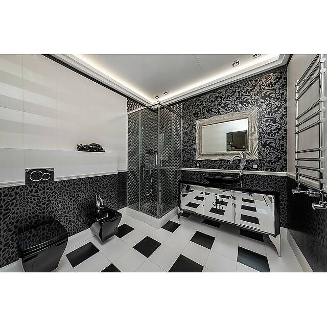 Душ с мозаикой из мрамора и стекла