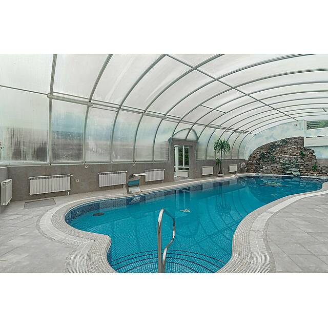 Бассейнс серой и голубой мозаикой