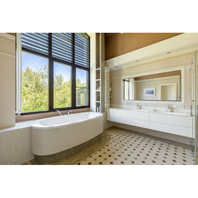 Ванная комната с мозаикой из ракушки