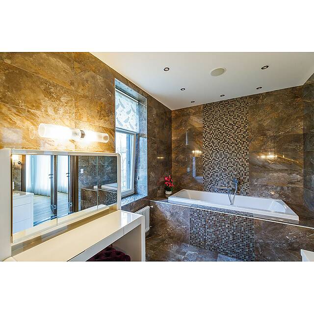 Ванная комната с мраморным миксом