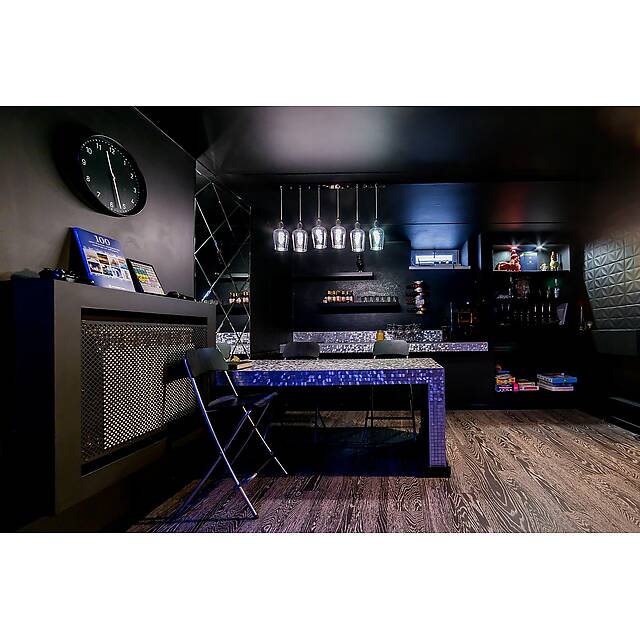 Кухня с мозаикой из металла