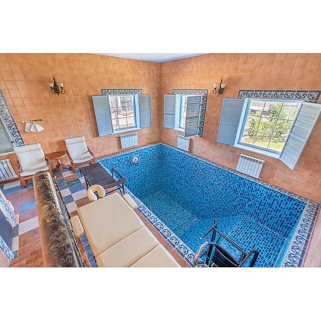 Бассейн из стеклянной мозаики, голубой микс