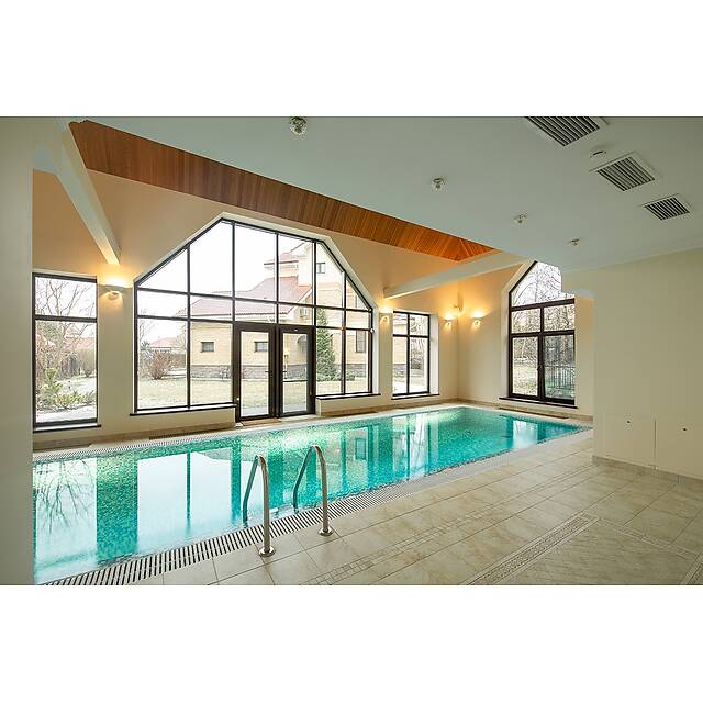 Бассейн из стеклянной мозаики 