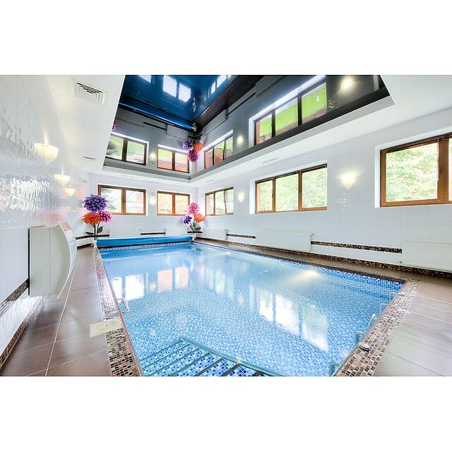 Бассейн из стеклянной мозаики 