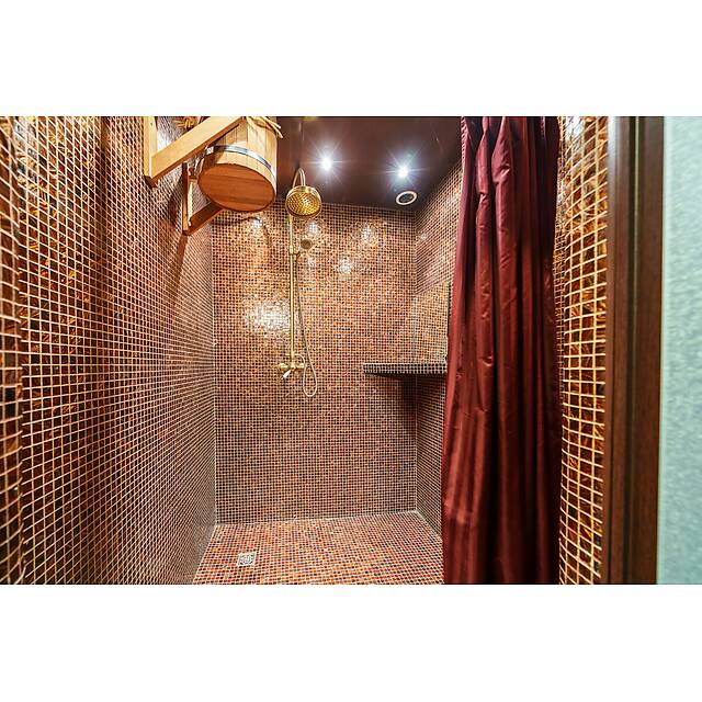 Душ с мозаикой из авантюрина