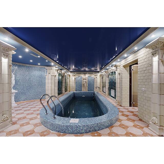 Бассейн с перламутровой мозаикой